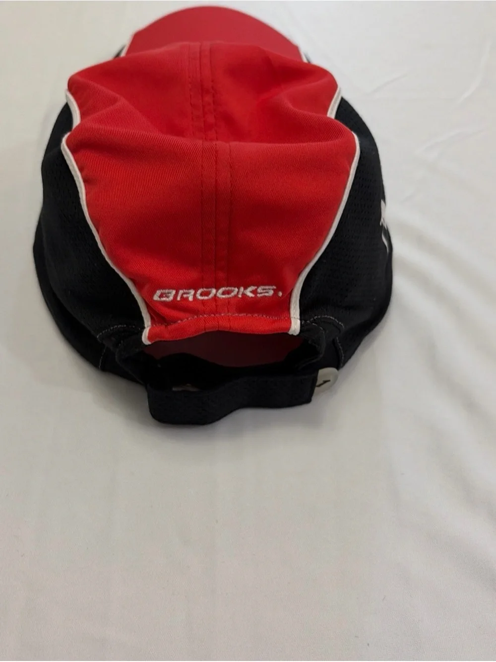 Brooks Men’s Red and Black Running Cap